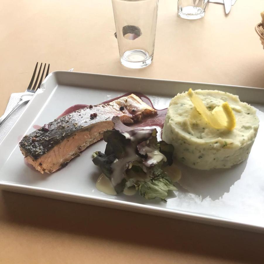 Hotel Restaurant Campanile Aurillac Kültér fotó