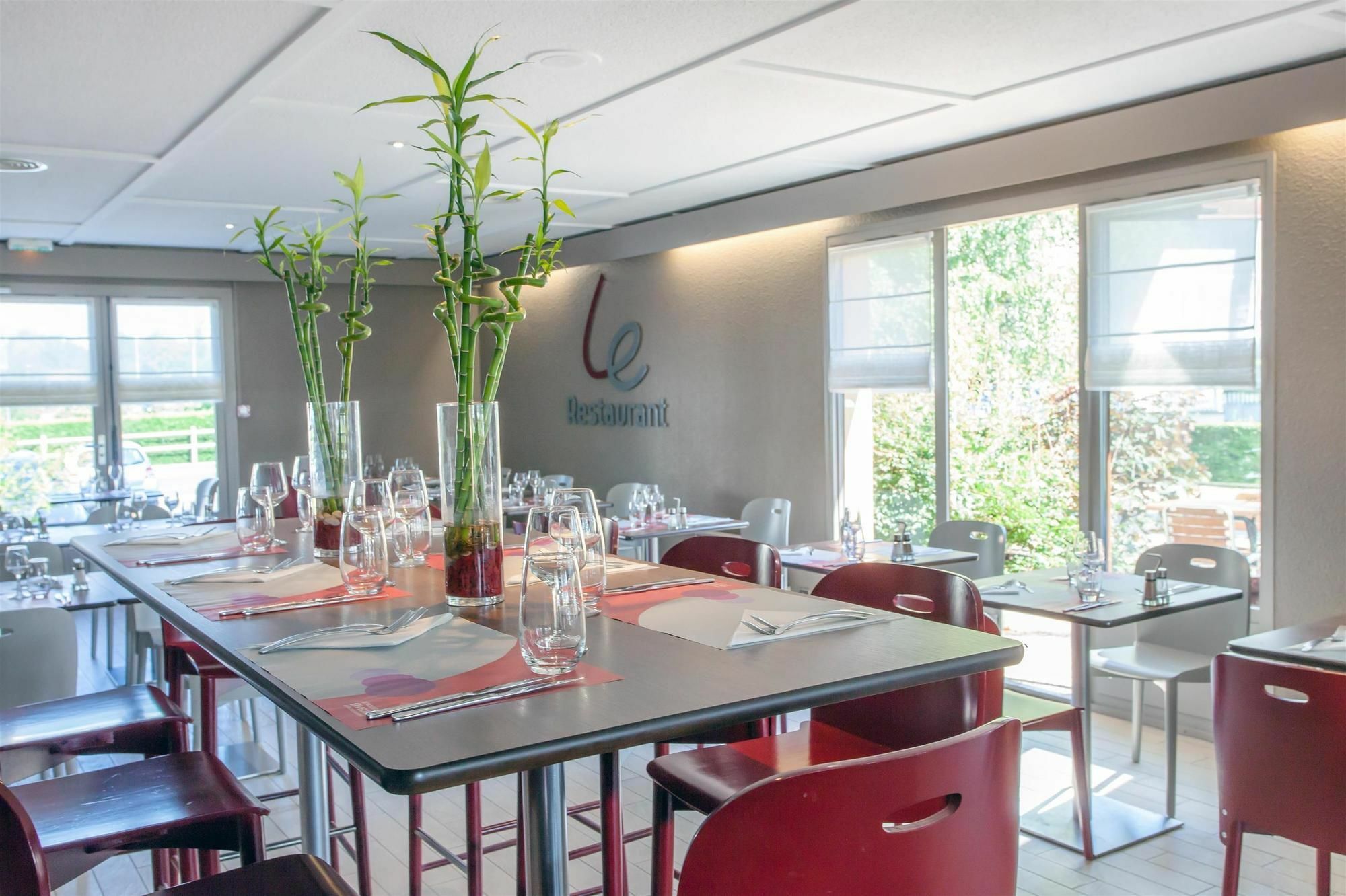 Hotel Restaurant Campanile Aurillac Kültér fotó